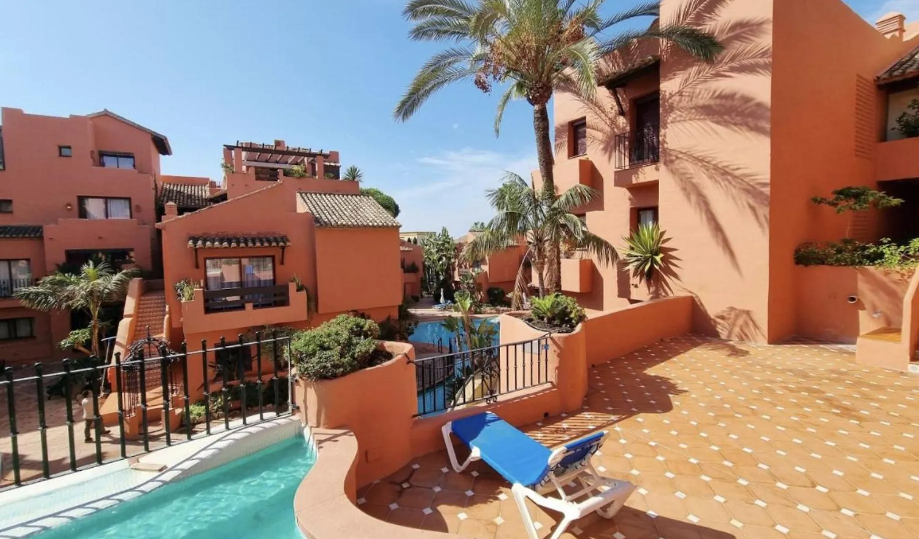 Lovely Elviria Apartment 200M From The Beach Marbella