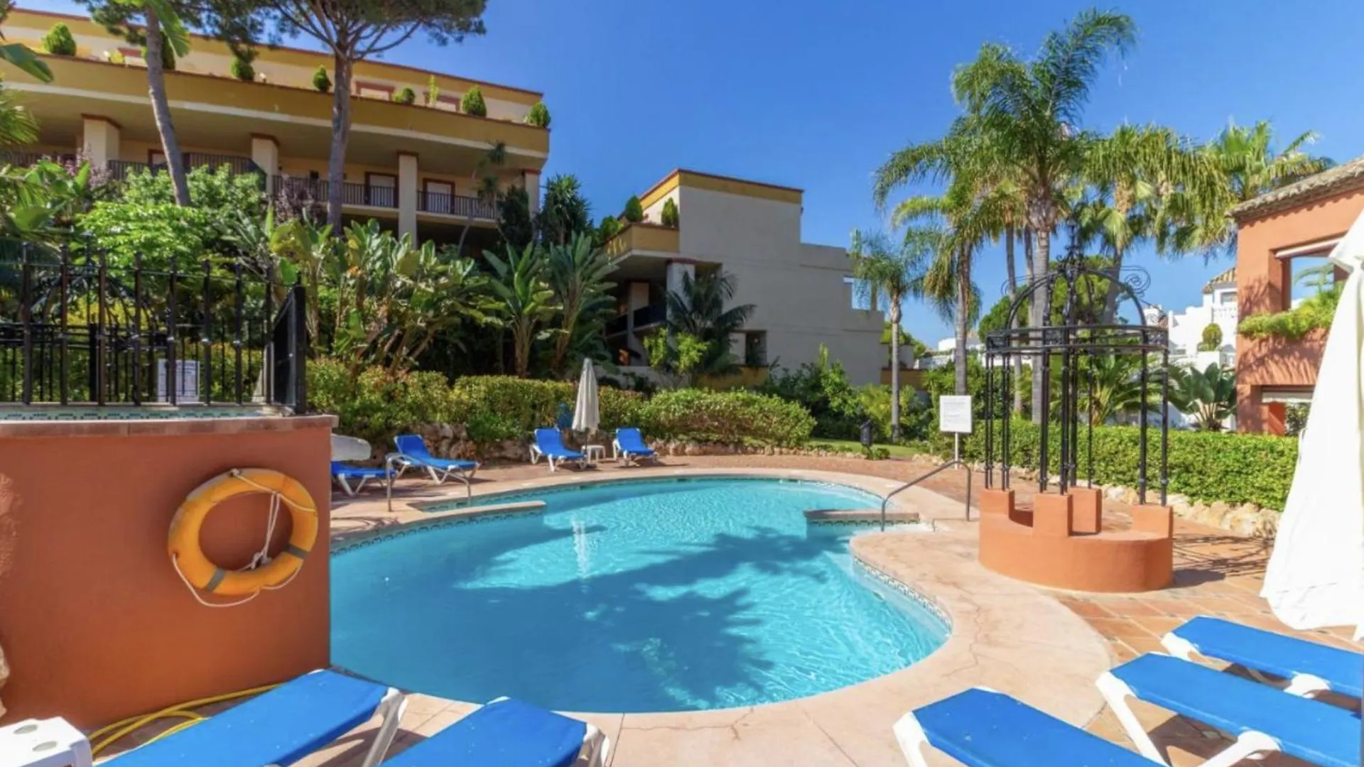 Lovely Elviria Apartment 200M From The Beach Marbella Spain