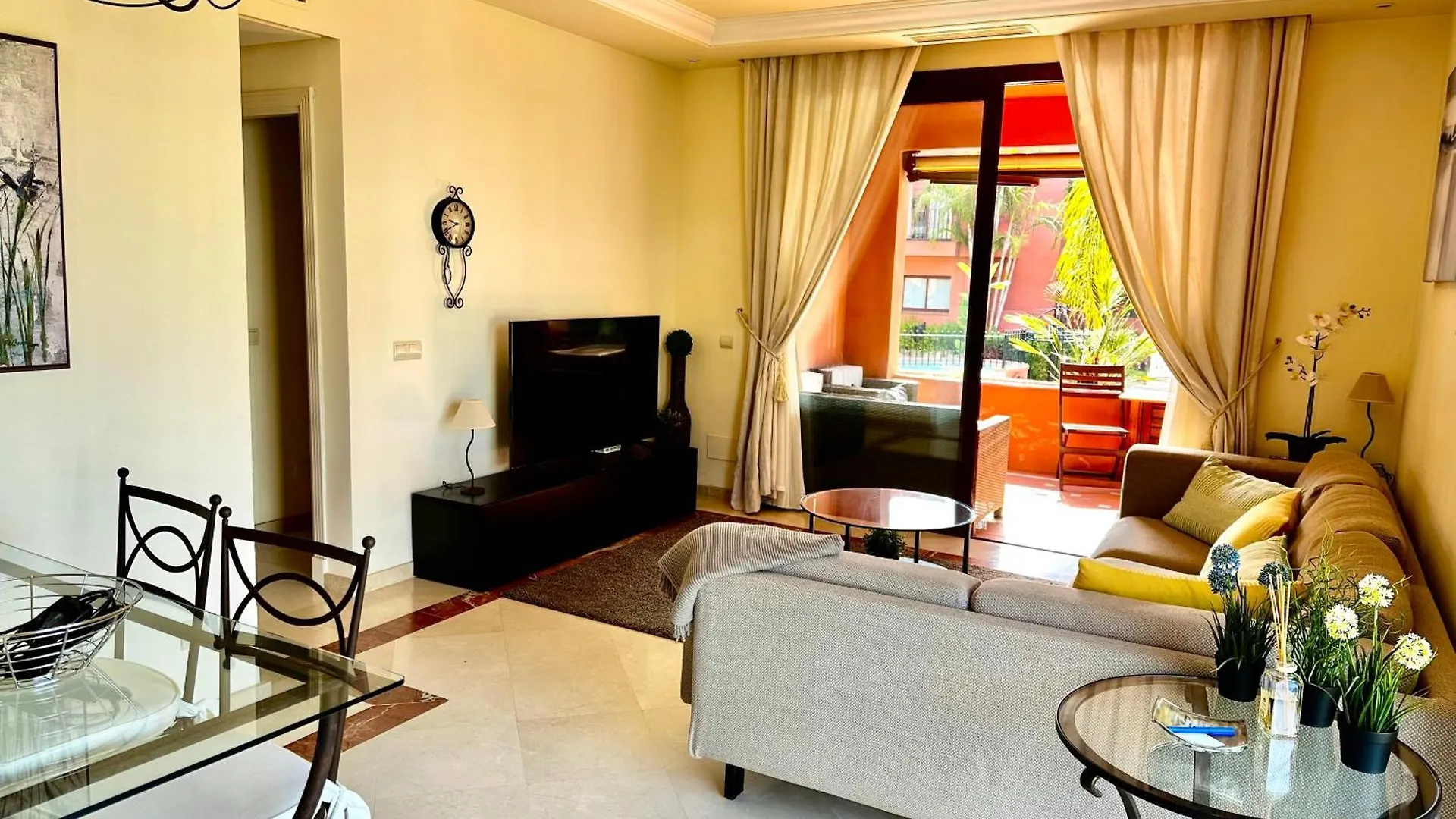 Lovely Elviria Apartment 200M From The Beach Marbella Spain