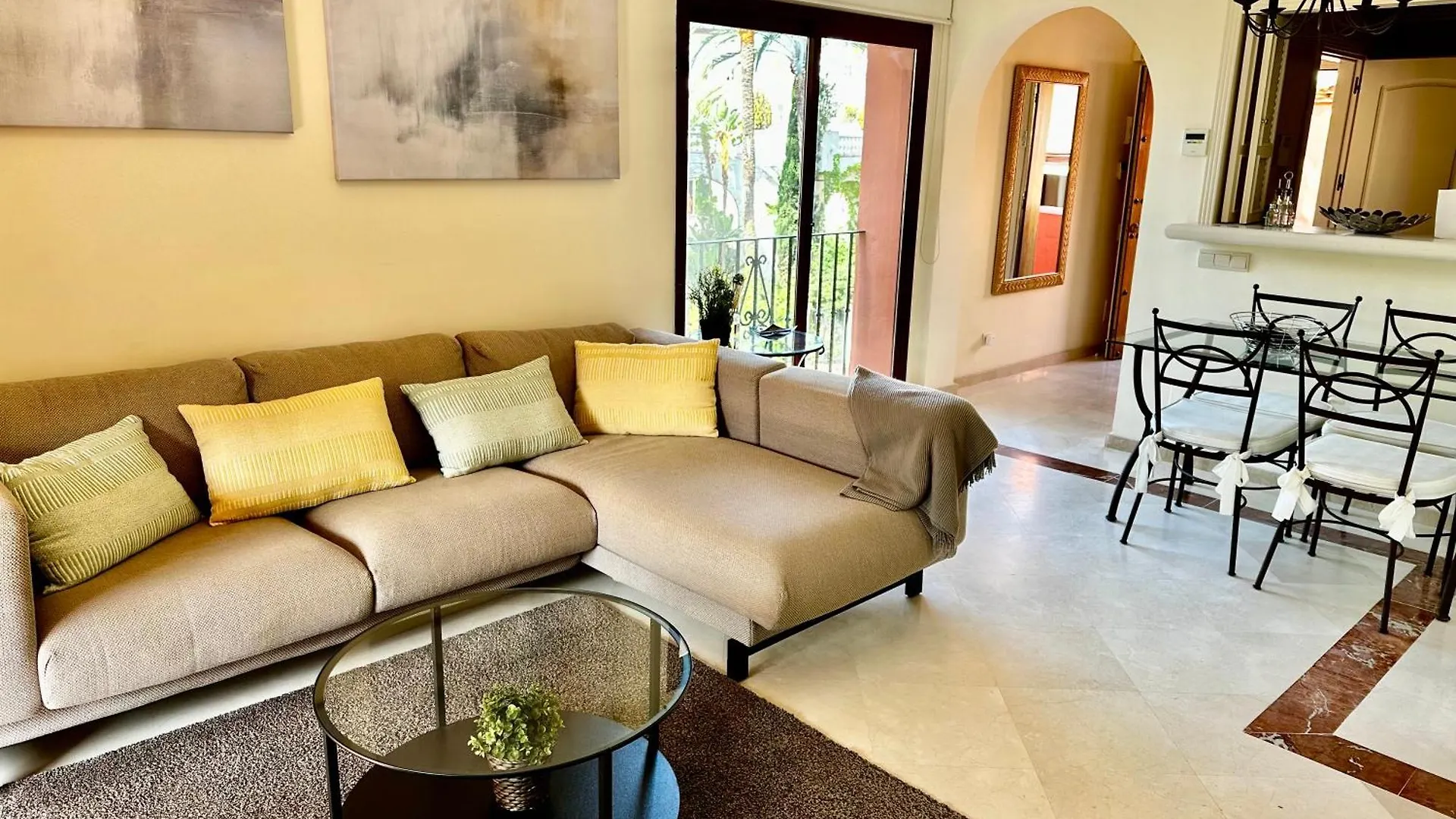 Lovely Elviria Apartment 200M From The Beach Marbella