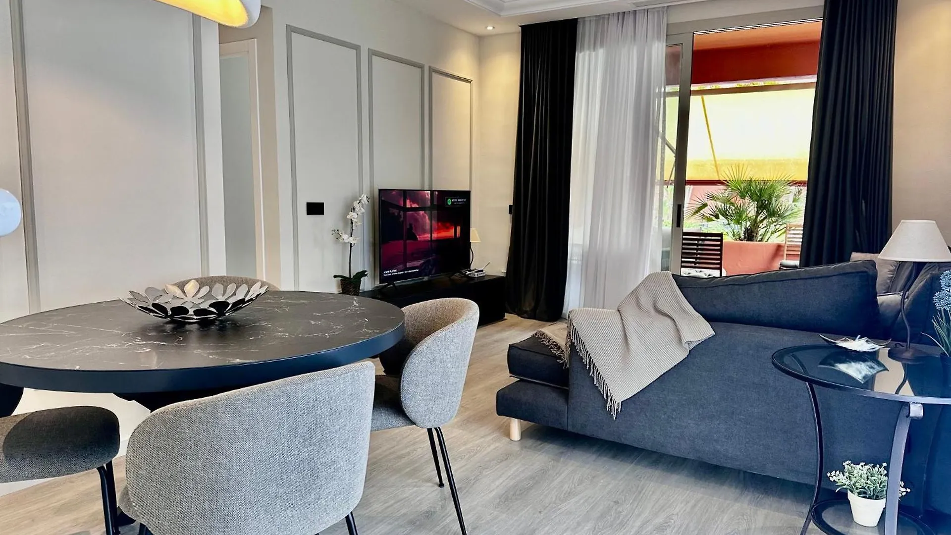 Lovely Elviria Apartment 200M From The Beach Marbella