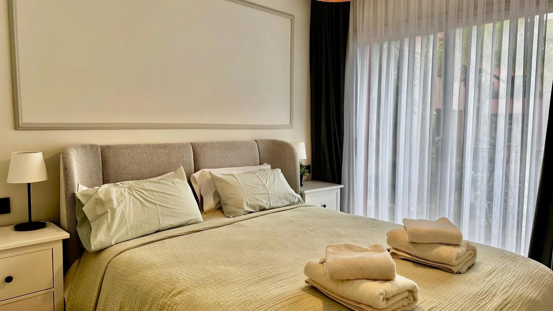 Lovely Elviria Apartment 200M From The Beach Marbella Spain